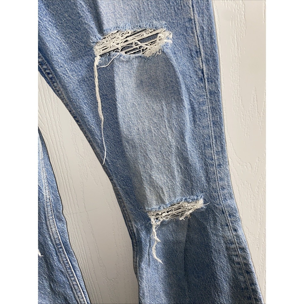 Levi's Women's 70's High‎ Rise Flare Jeans 28 Distressed Light - Picture 4 of 10